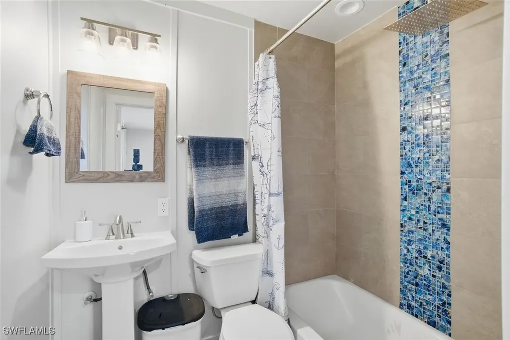 1286 Venetian Way Naples FL 34110