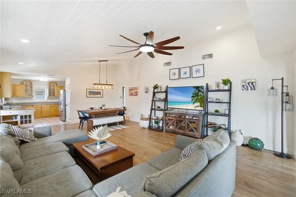1286 Venetian Way Naples FL 34110