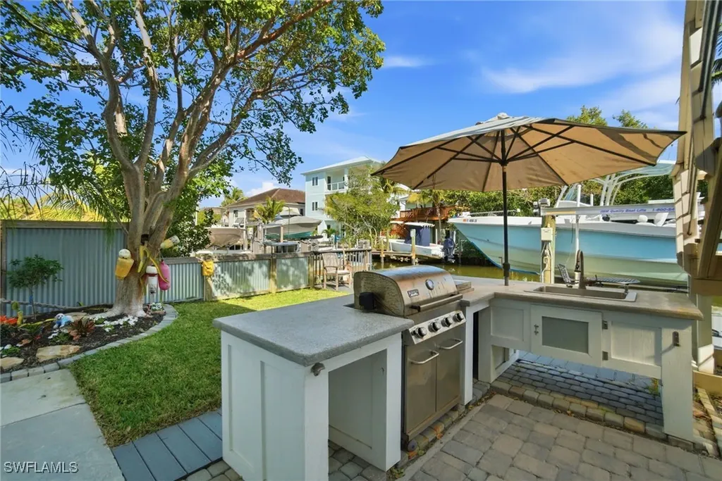 1286 Venetian Way Naples FL 34110