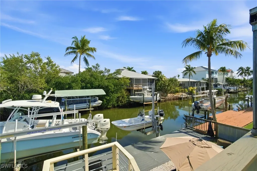 1286 Venetian Way Naples FL 34110