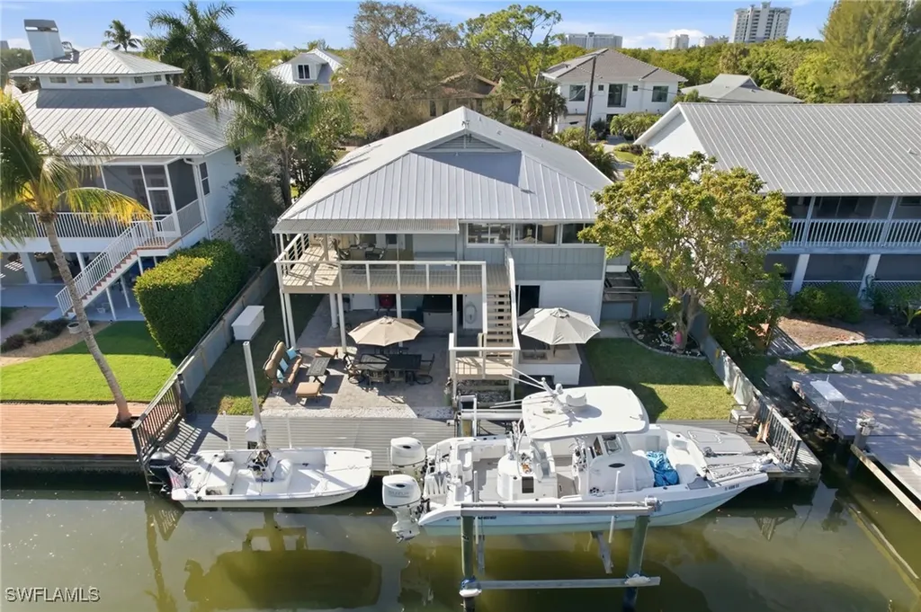 1286 Venetian Way Naples FL 34110