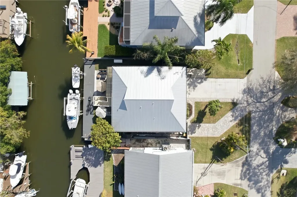 1286 Venetian Way Naples FL 34110