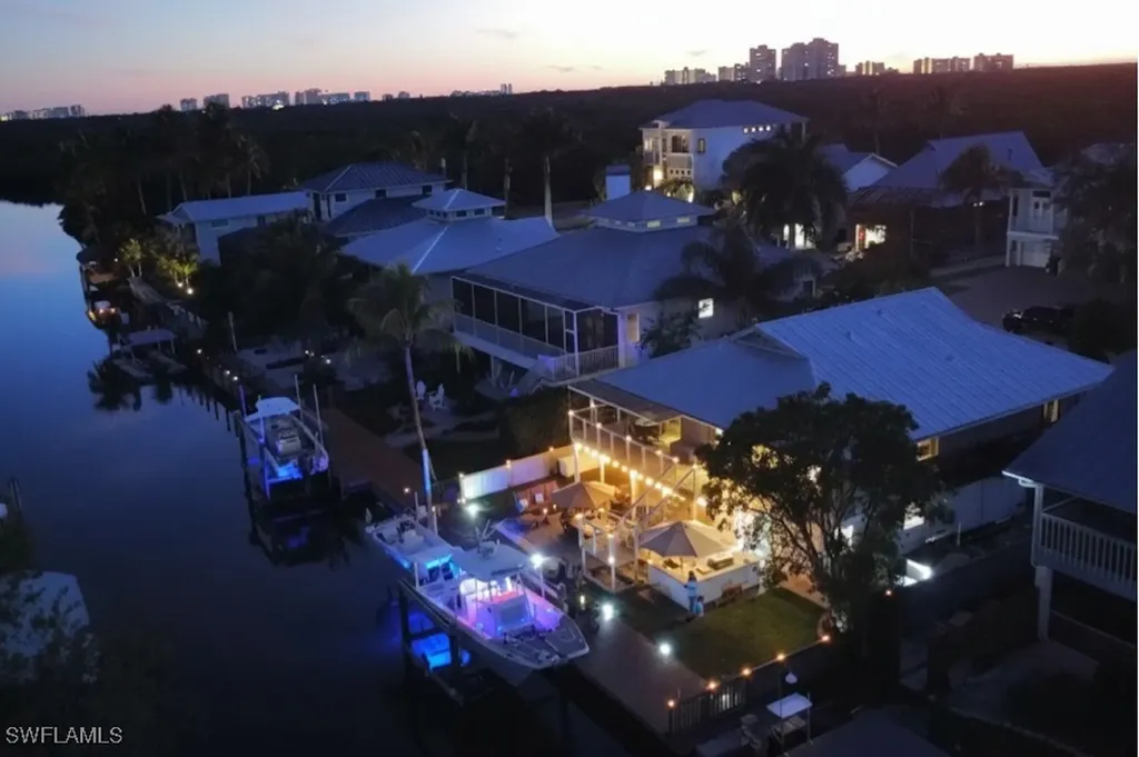 1286 Venetian Way Naples FL 34110