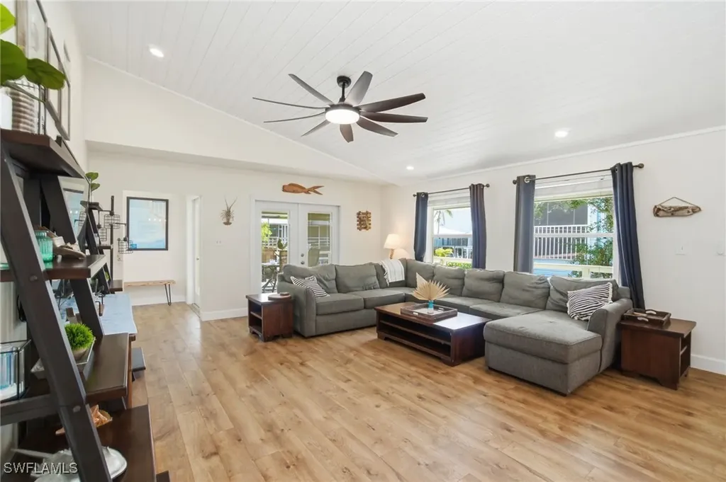 1286 Venetian Way Naples FL 34110