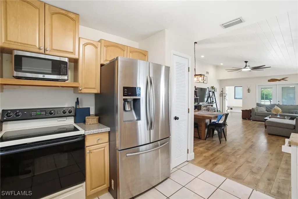 1286 Venetian Way Naples FL 34110