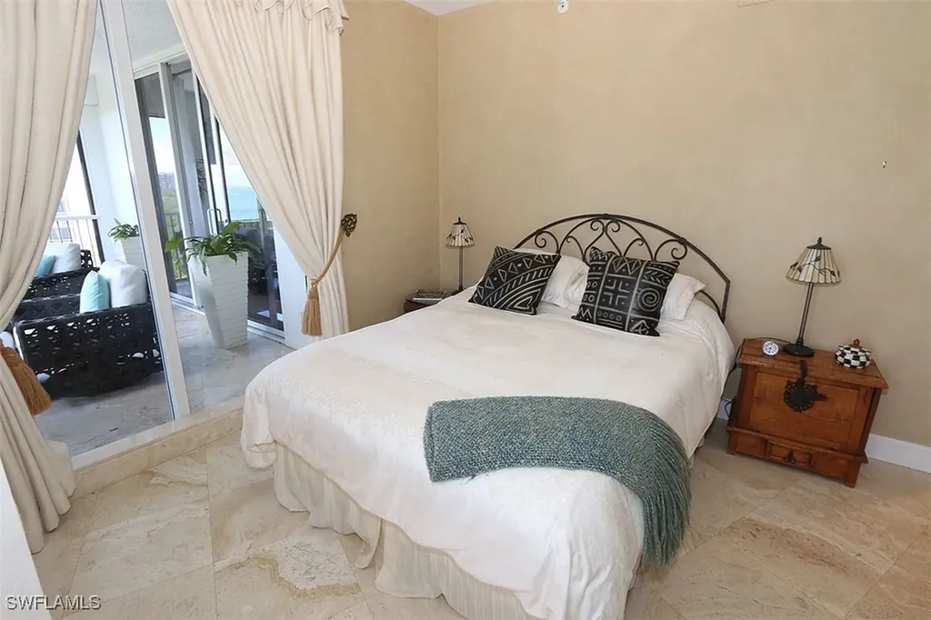 8665 Bay Colony Drive Naples FL 34108