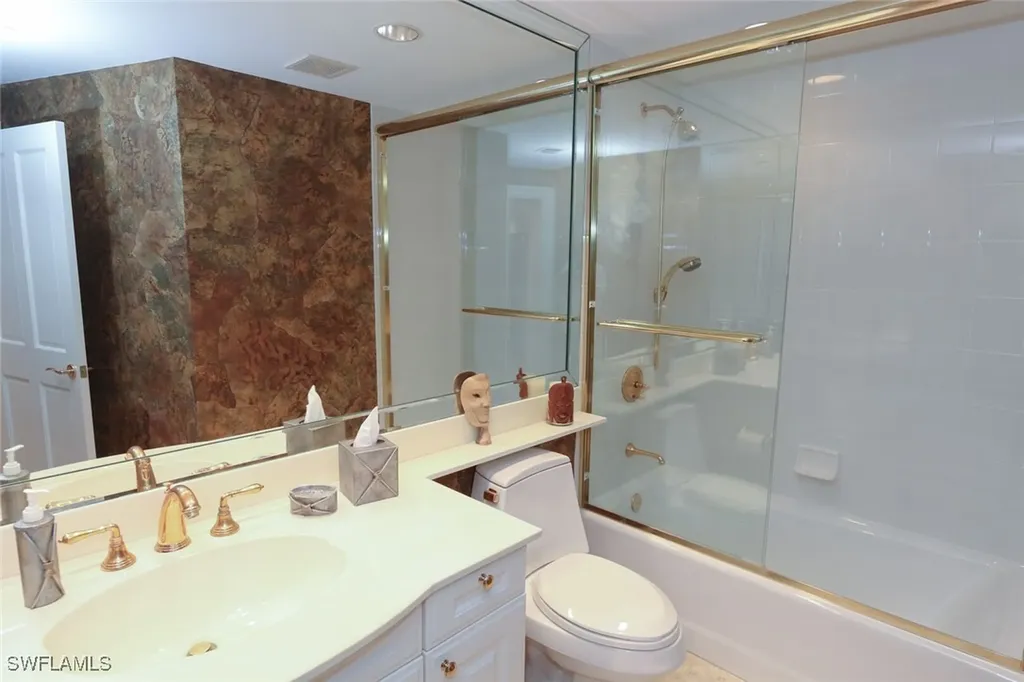8665 Bay Colony Drive Naples FL 34108