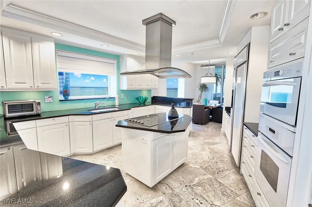 8665 Bay Colony Drive Naples FL 34108