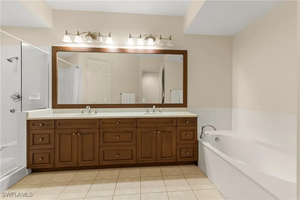 1875 Les Chateaux Boulevard Naples FL 34109