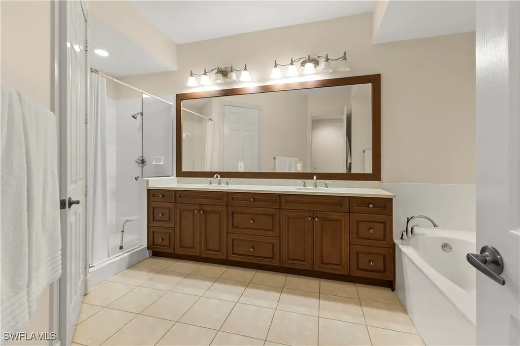 1875 Les Chateaux Boulevard Naples FL 34109