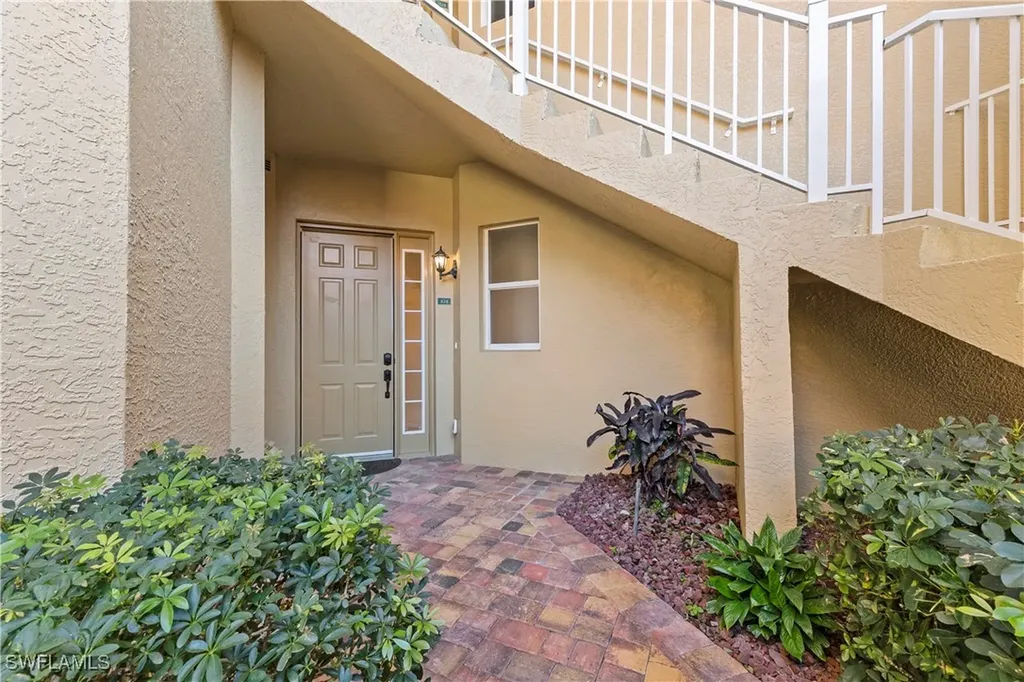 1875 Les Chateaux Boulevard Naples FL 34109