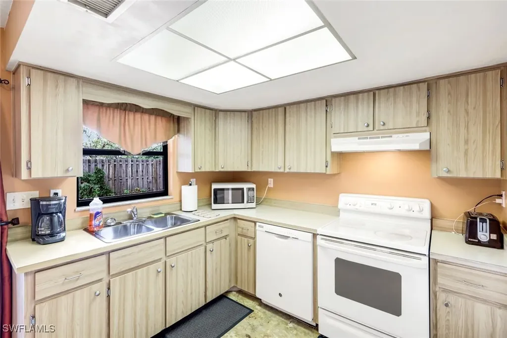 27810/27812 Pension Place Bonita Springs FL 34135