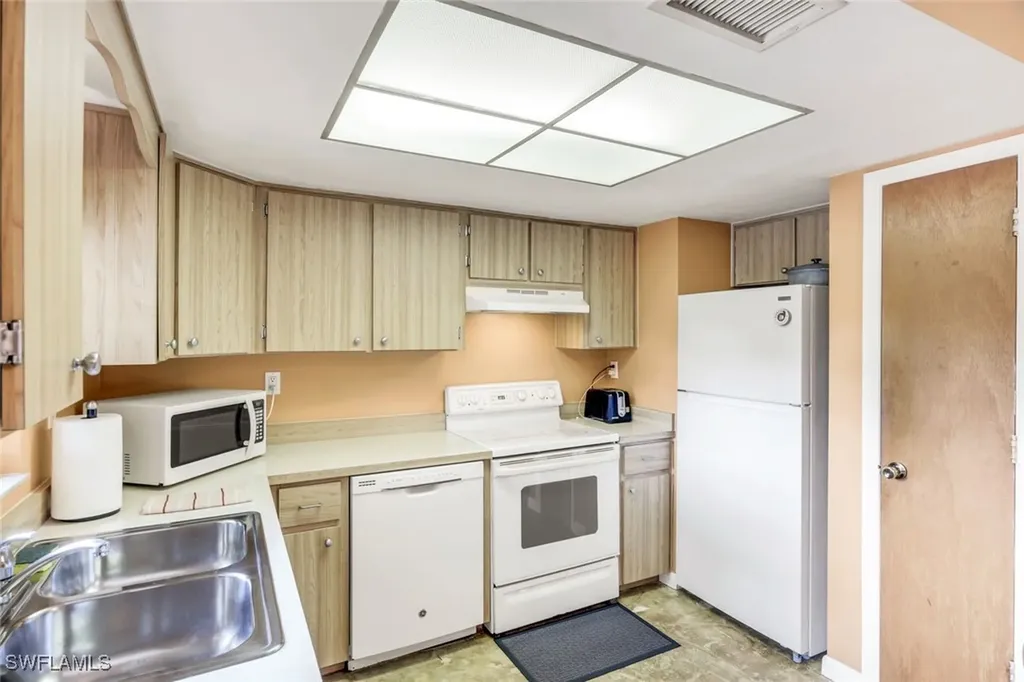 27810/27812 Pension Place Bonita Springs FL 34135