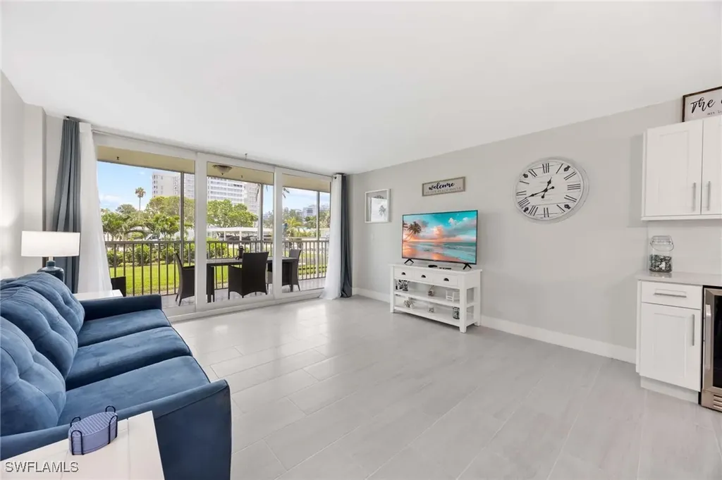5 Bluebill Avenue Naples FL 34108