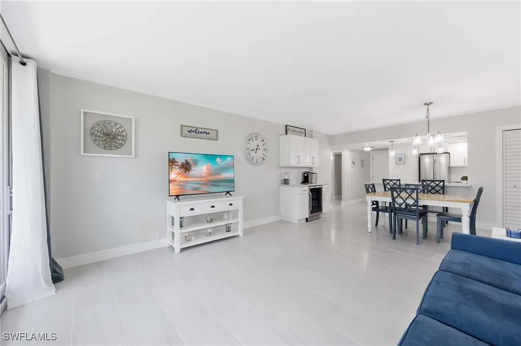 5 Bluebill Avenue Naples FL 34108