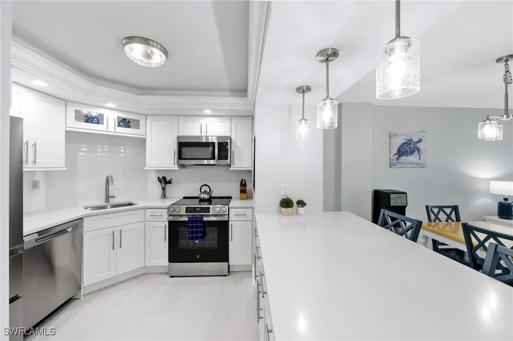 5 Bluebill Avenue Naples FL 34108