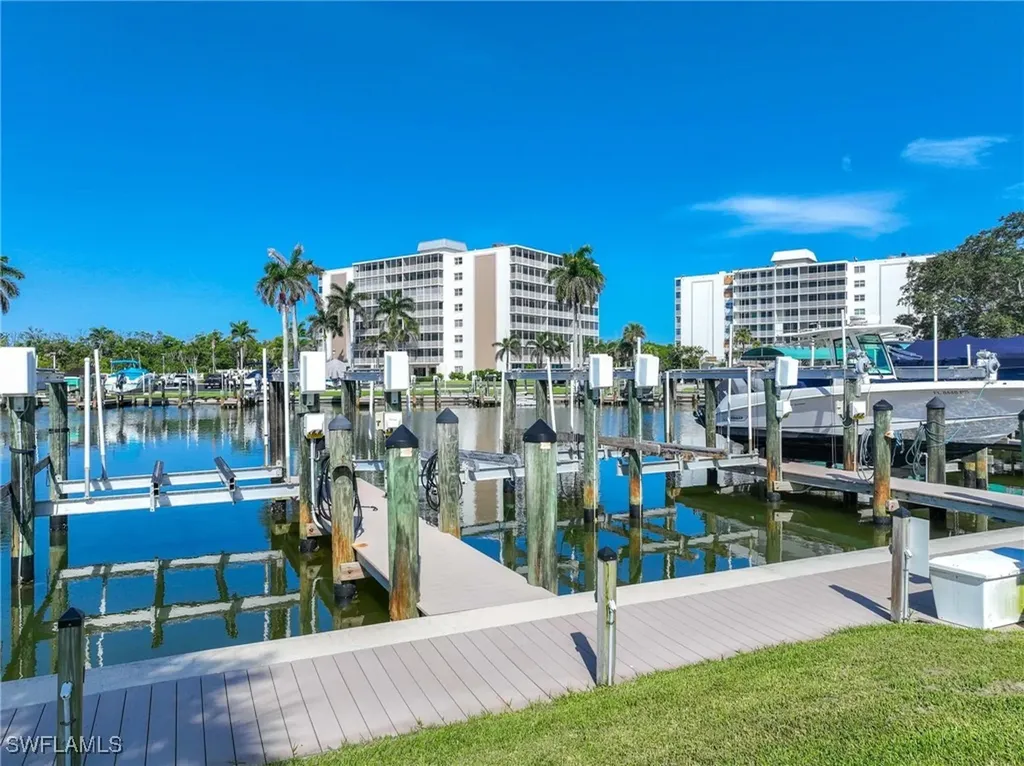 5 Bluebill Avenue Naples FL 34108