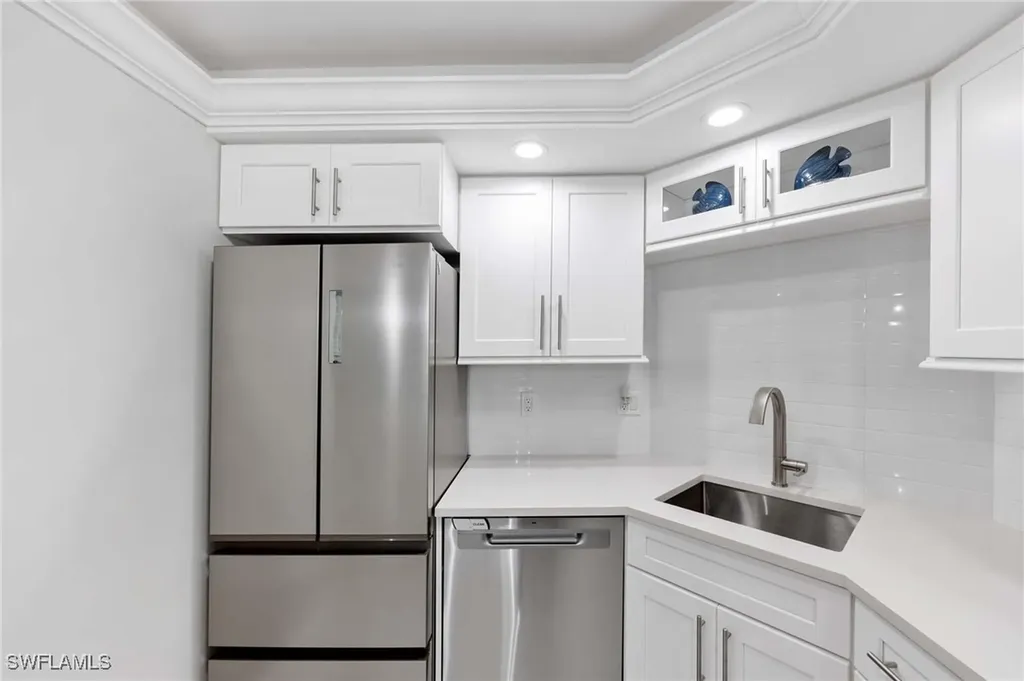 5 Bluebill Avenue Naples FL 34108