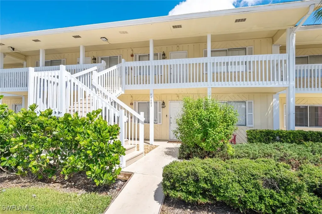4603 Bayshore Drive Naples FL 34112