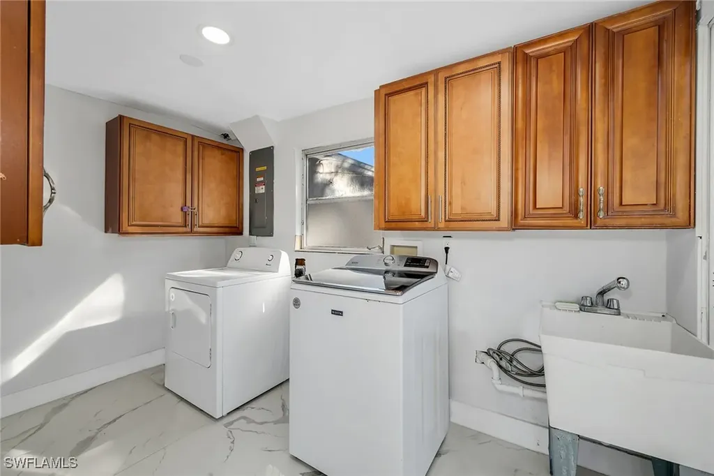 3954 Coconut Circle N Naples FL 34104