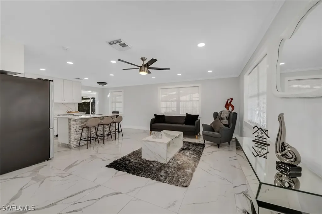 3954 Coconut Circle N Naples FL 34104