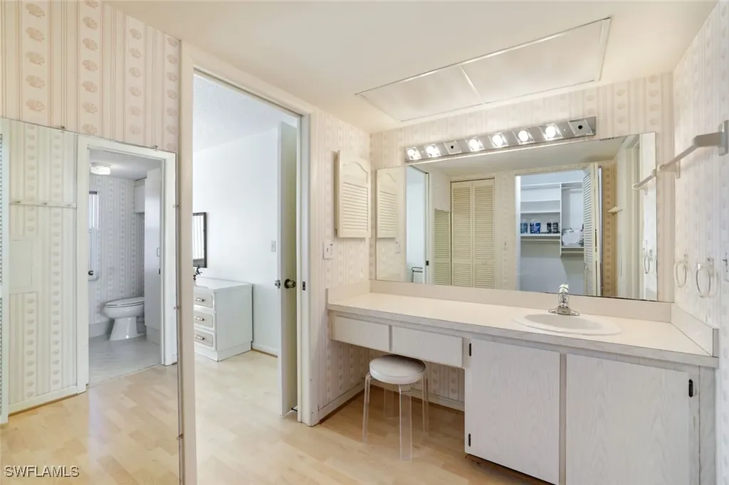 247 Winners Circle Naples FL 34112