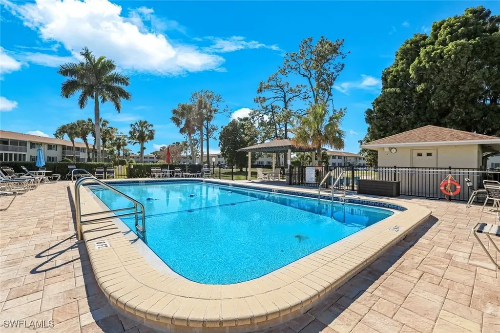 247 Winners Circle Naples FL 34112