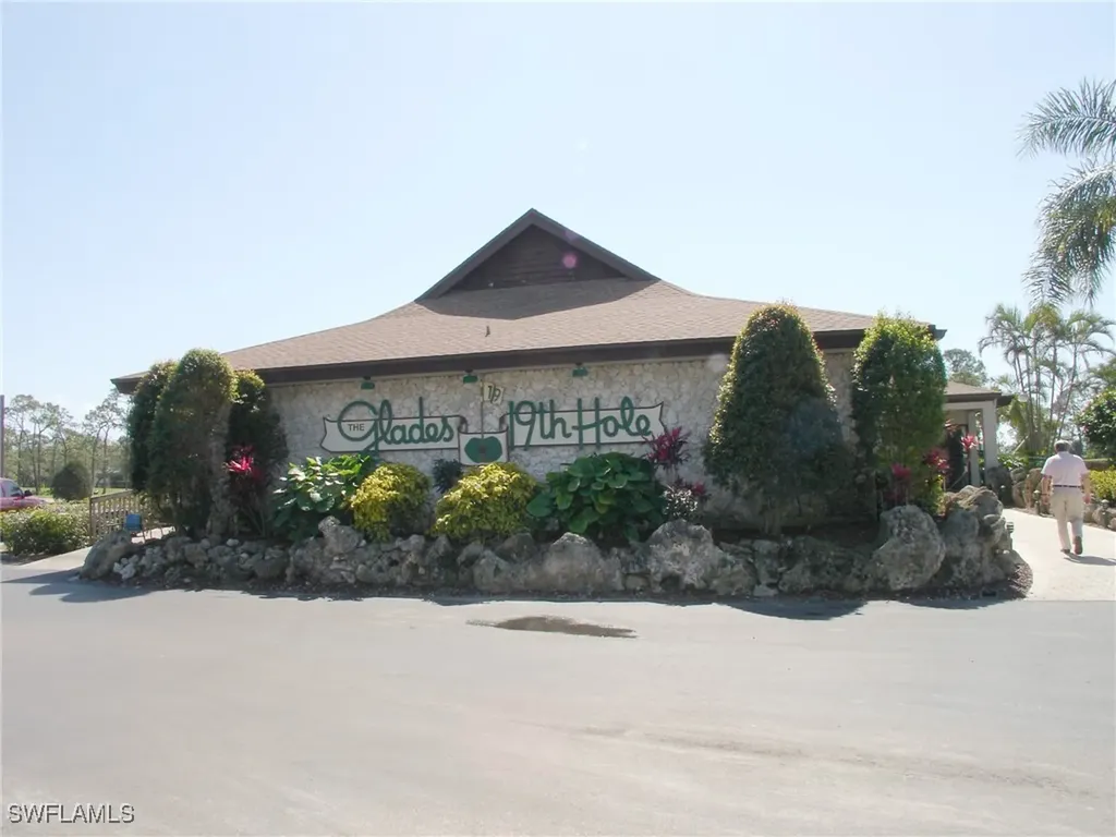 247 Winners Circle Naples FL 34112