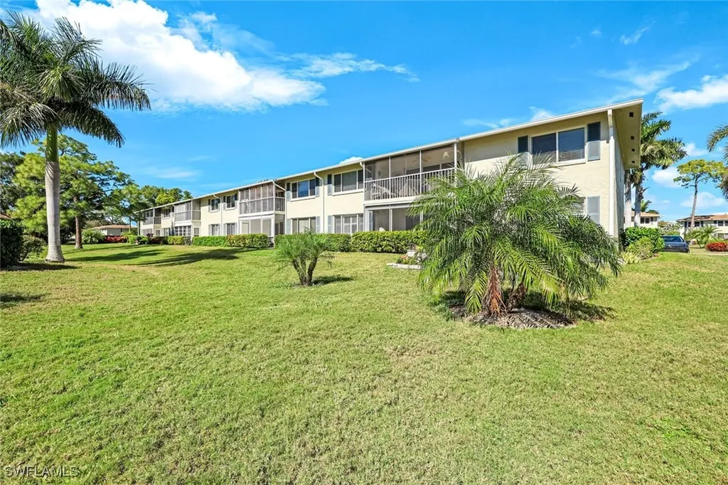 247 Winners Circle Naples FL 34112