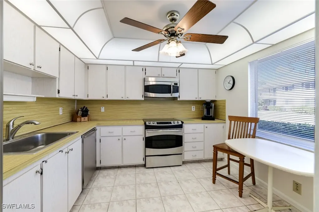 247 Winners Circle Naples FL 34112