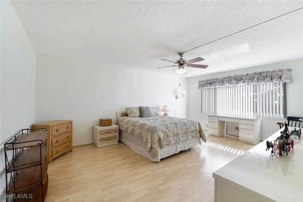 247 Winners Circle Naples FL 34112