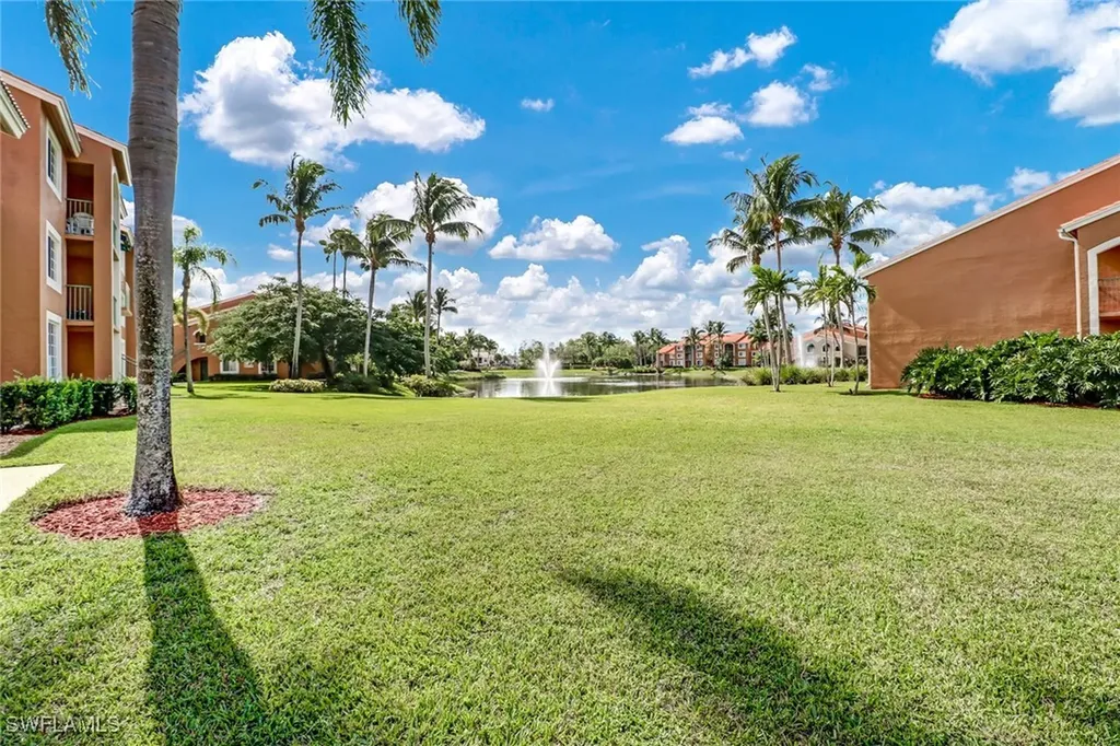1265 Wildwood Lakes Boulevard Naples FL 34104