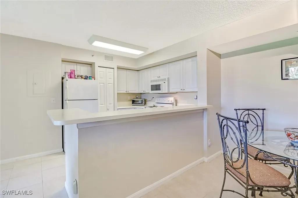 1265 Wildwood Lakes Boulevard Naples FL 34104