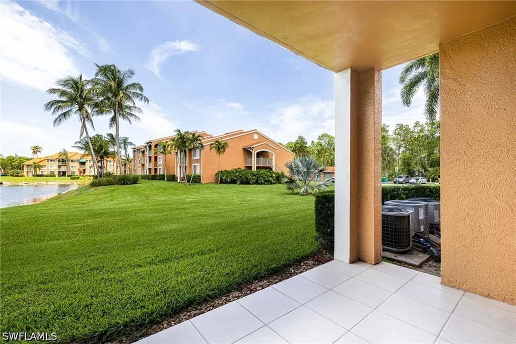 1265 Wildwood Lakes Boulevard Naples FL 34104
