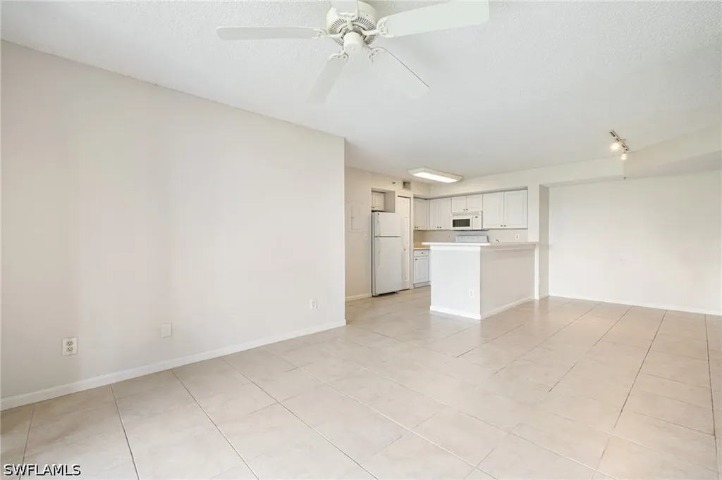 1265 Wildwood Lakes Boulevard Naples FL 34104