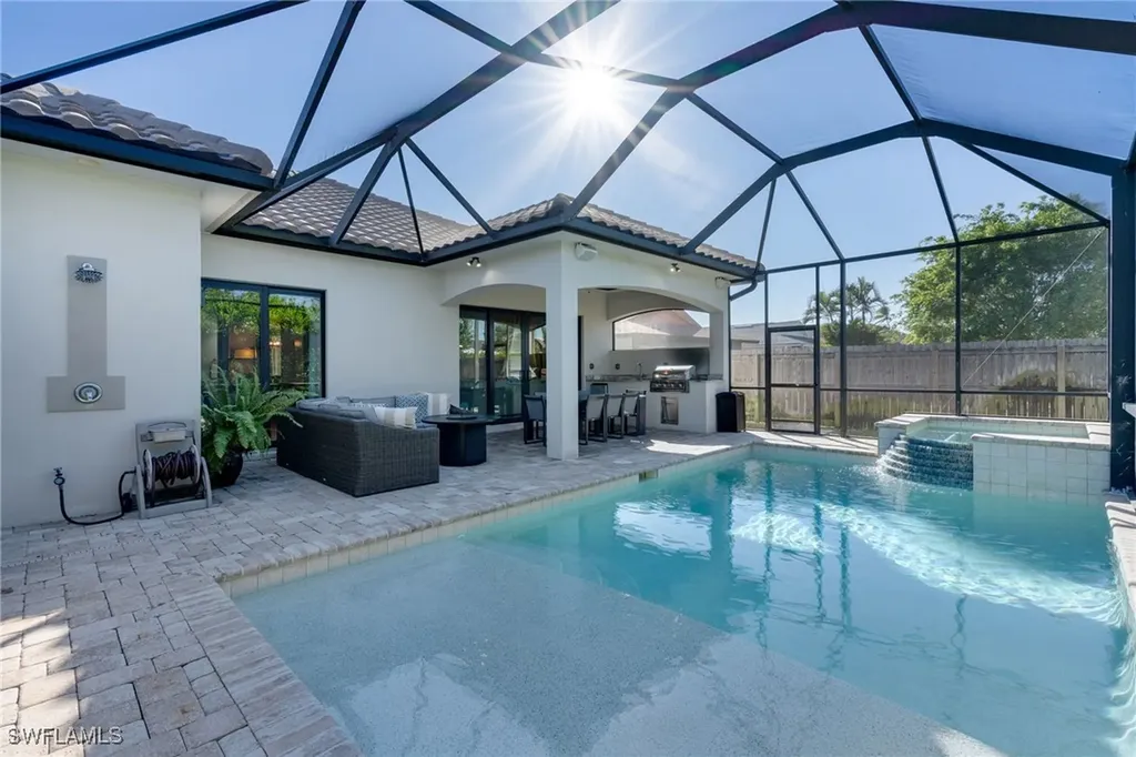 735 99th Avenue N Naples FL 34108