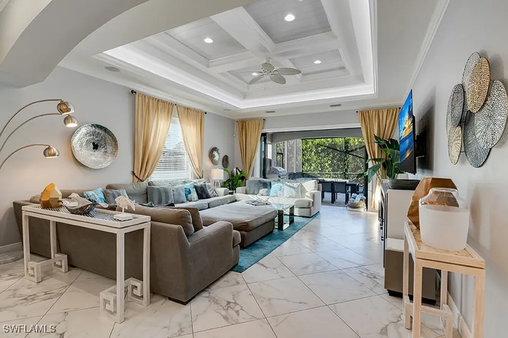 735 99th Avenue N Naples FL 34108