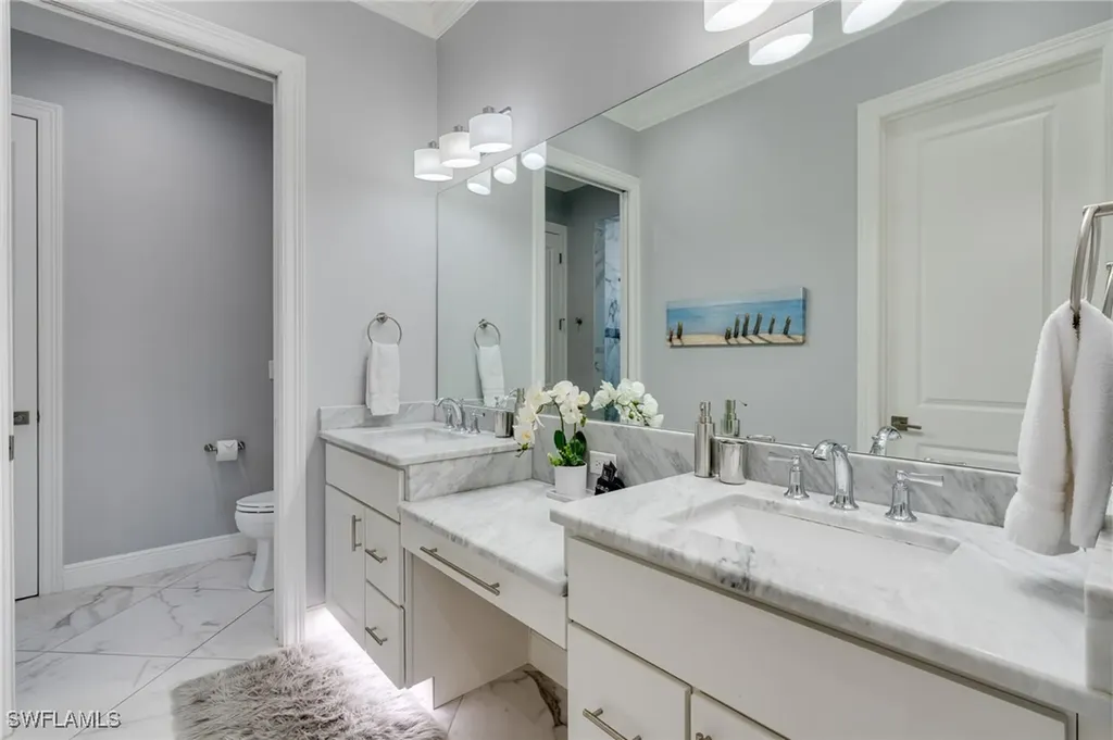 735 99th Avenue N Naples FL 34108
