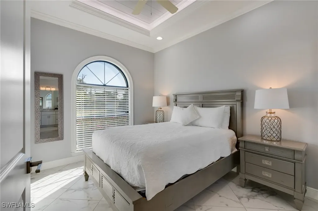 735 99th Avenue N Naples FL 34108