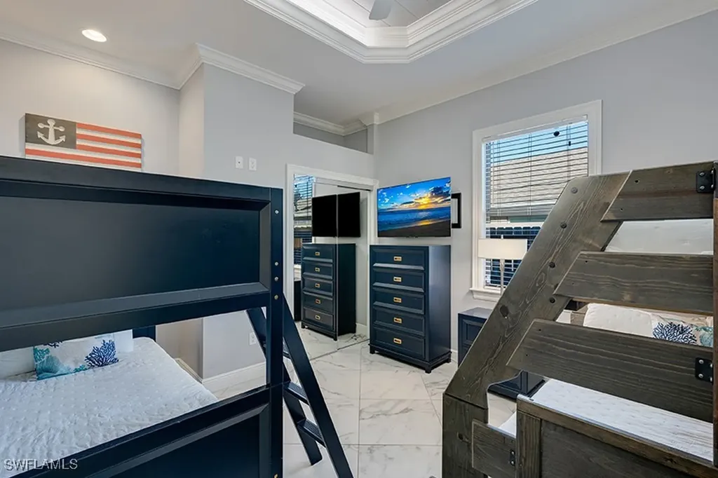 735 99th Avenue N Naples FL 34108
