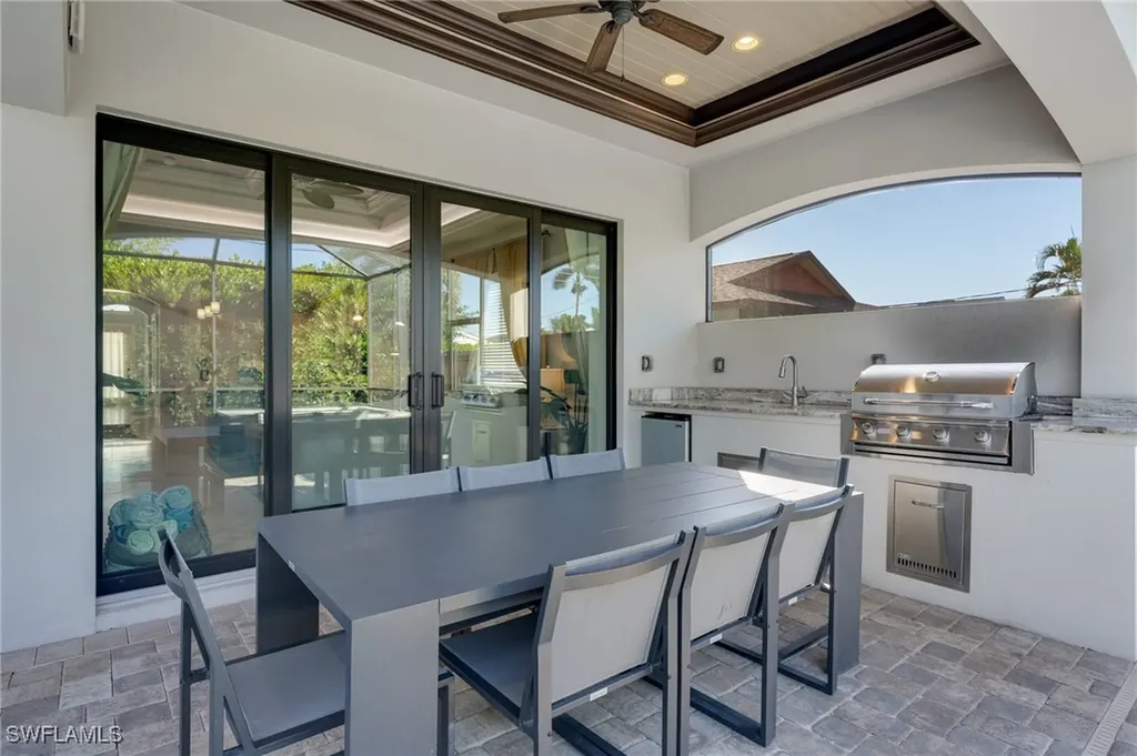 735 99th Avenue N Naples FL 34108