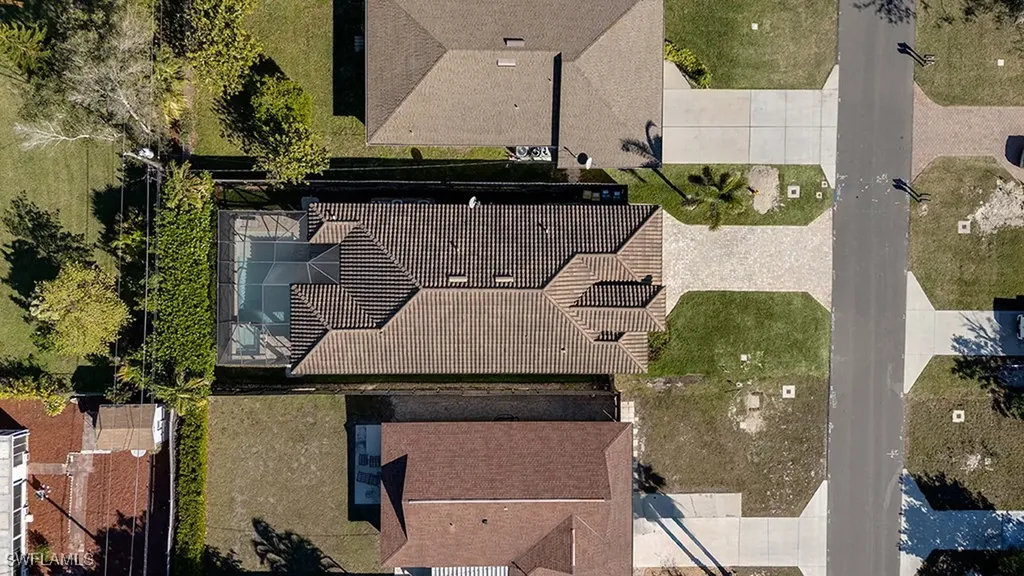 735 99th Avenue N Naples FL 34108