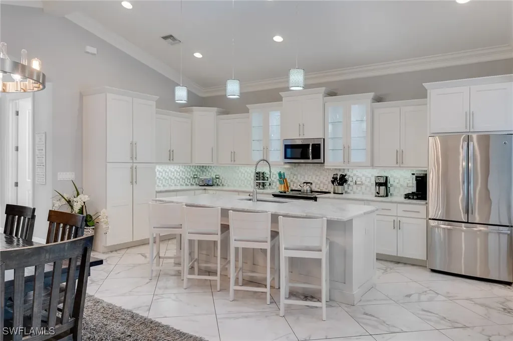735 99th Avenue N Naples FL 34108
