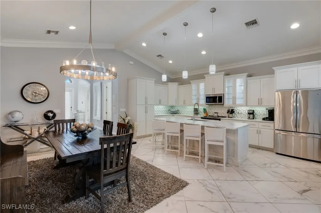 735 99th Avenue N Naples FL 34108