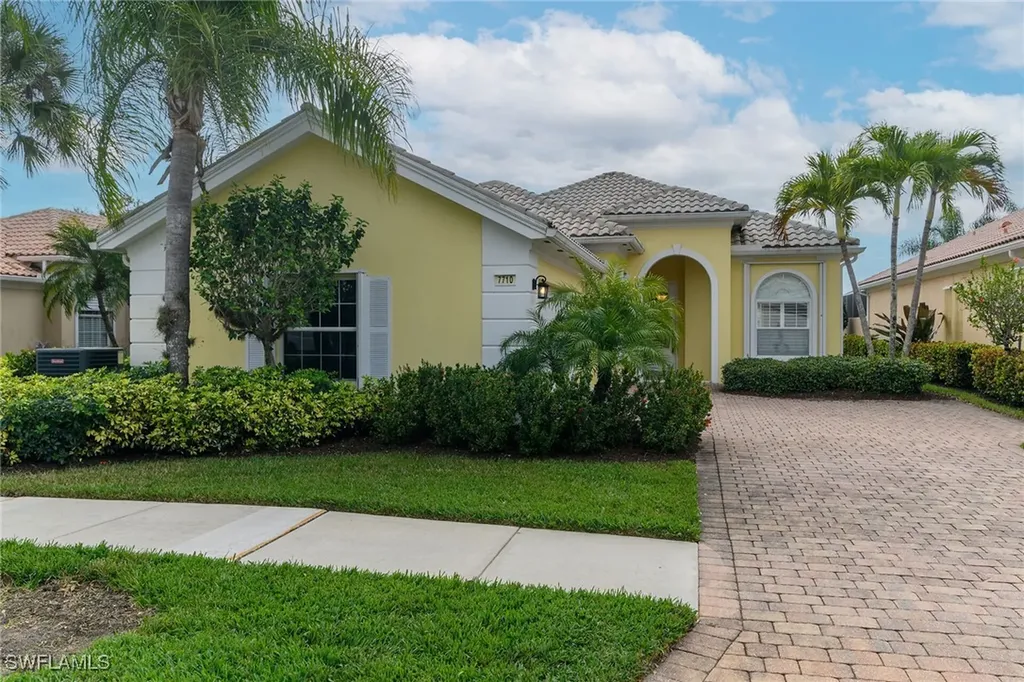 Naples FL, 7710 Tommasi Court