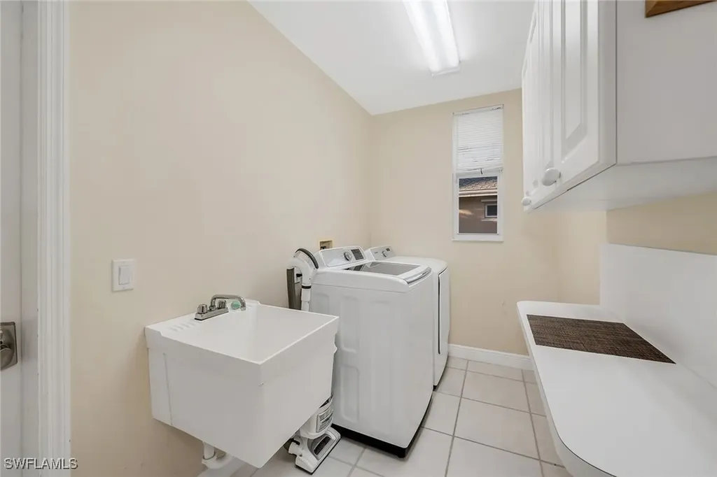 934 Marble Drive Naples FL 34104