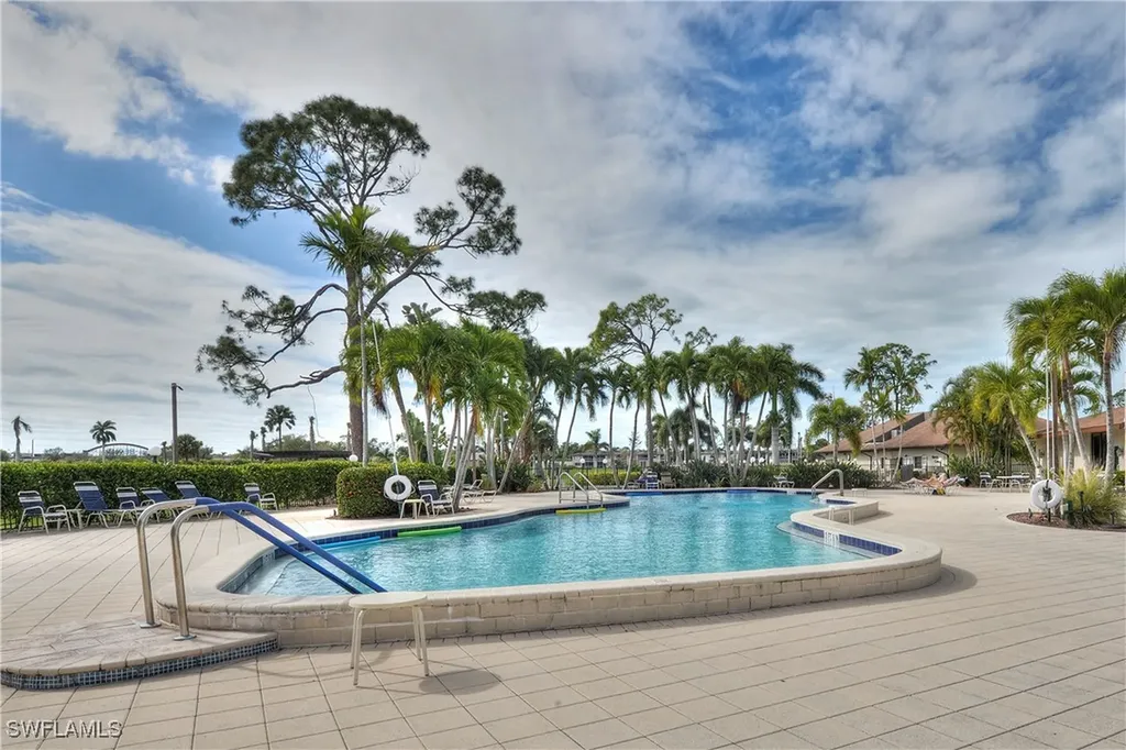 221 Palm Drive Naples FL 34112