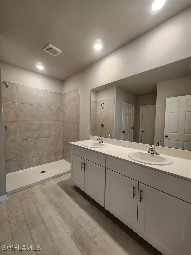 3635 Rollingwater Way North Fort Myers FL 33917