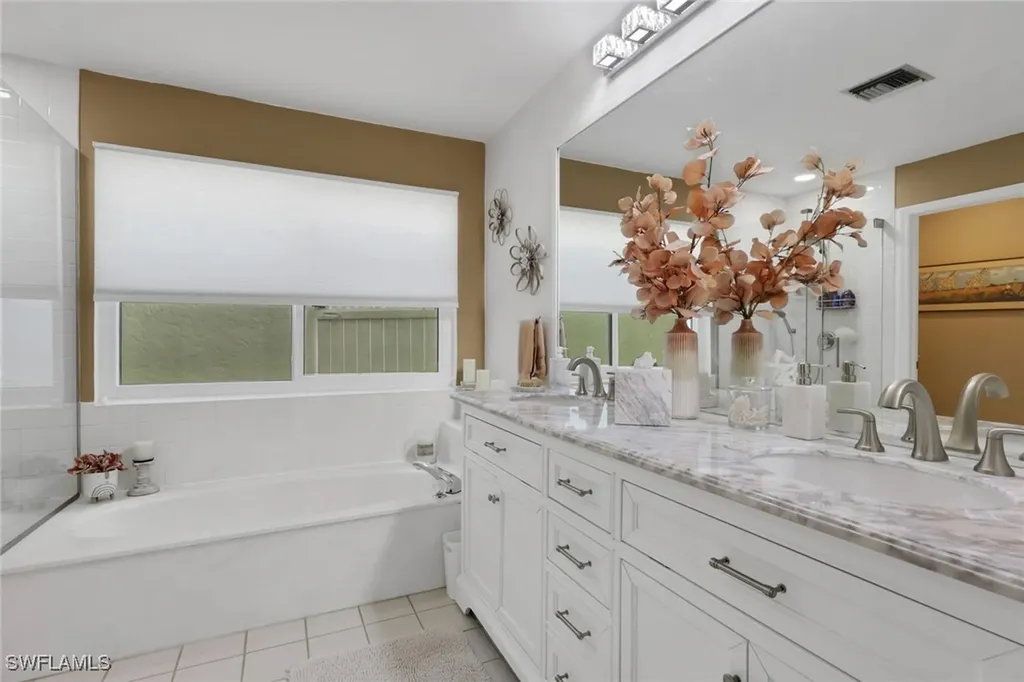 805 Reef Point Circle Naples FL 34108