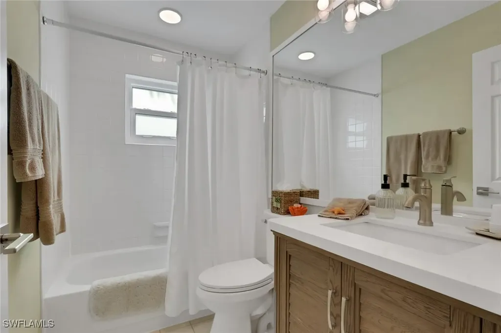 805 Reef Point Circle Naples FL 34108